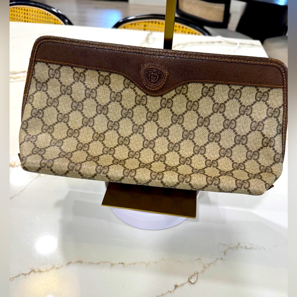 Vintage Gucci GG Supreme Clutch Pouch – Made in Italy